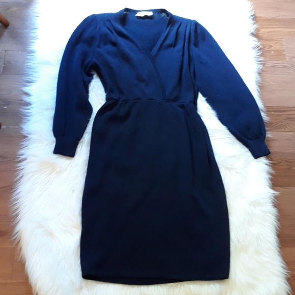 St. John Dresses & Skirts - Vintage St. John knit navy blue dress
